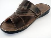 Men’s slippers of dark brown genuine leather