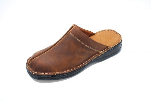 Men’s convenient black genuine leather slippers