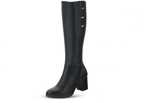 Ladies' boots with metal accessories in black