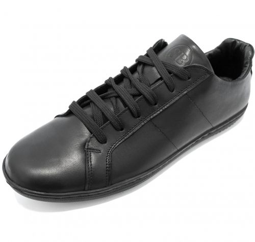 Men’s comfortable sneakers in black