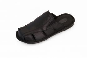 Men’s black slippers 