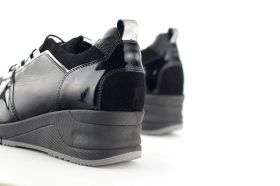 Черни дамски спортни обувки