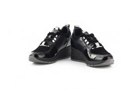 Черни дамски спортни обувки