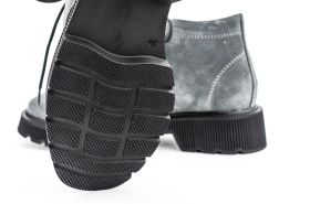 Ladies' boots type chukka in black nappa