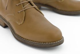 Ladies' clark style boots in ligh-brown nubuck