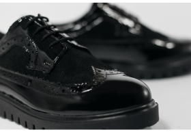 Дамски обувки в черно от естествена кожа