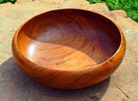 Ръчно изработена дървена купа