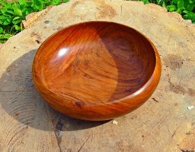 Ръчно изработена дървена купа