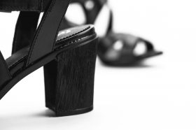Черни дамски сандали на ток
