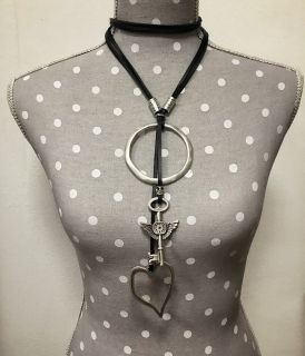 Beautiful long necklace - Key