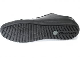 Men’s comfortable sneakers in black