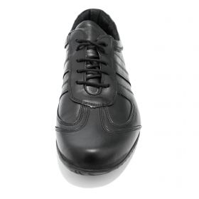 Men’s comfortable sports shoes with laces
